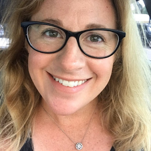 Meet your Posher, Robyn - Picture 1 of 1